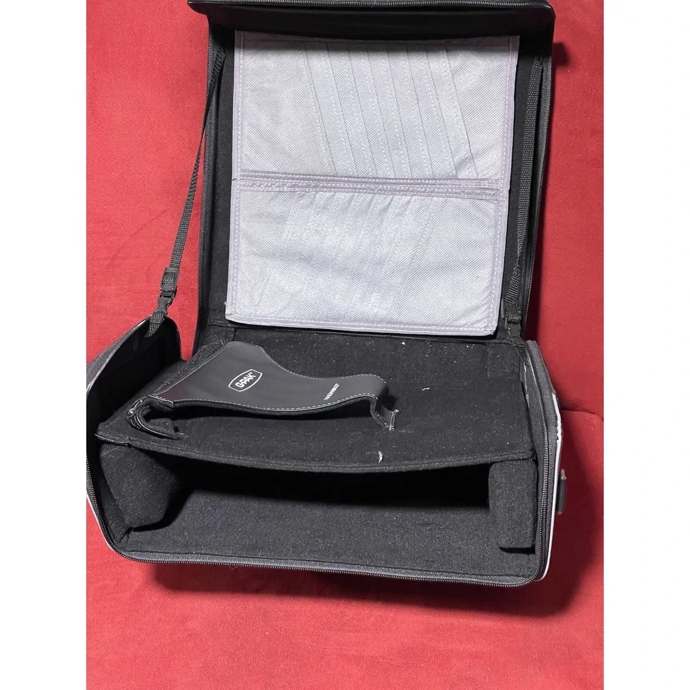 G-PAK‎ NAKIWORLD BLACK PADED TRAVEL BAG/CASE -Nintendo WII